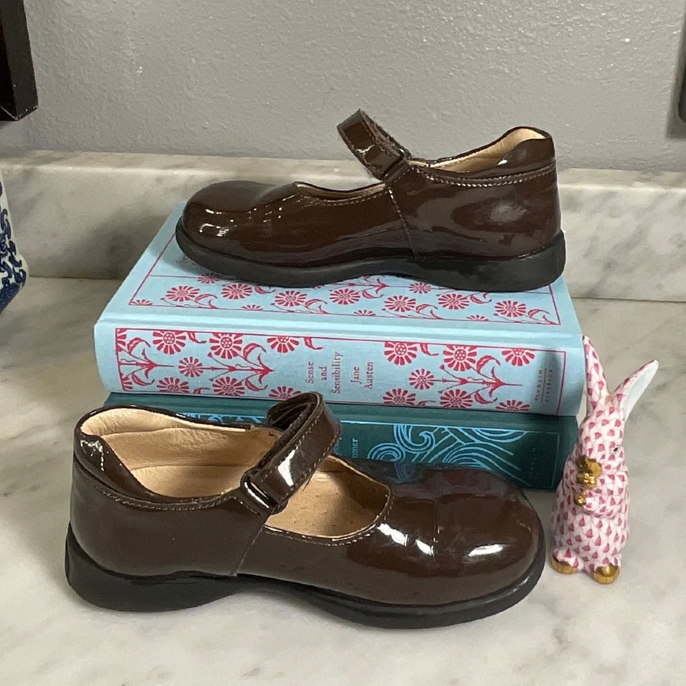 Primigi Chocolate Brown Patent Mary Jane Shoes Size 26 EU /US 9